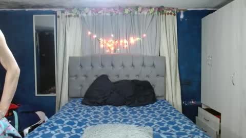 _azalea_65 online show from October 5, 1:15 am