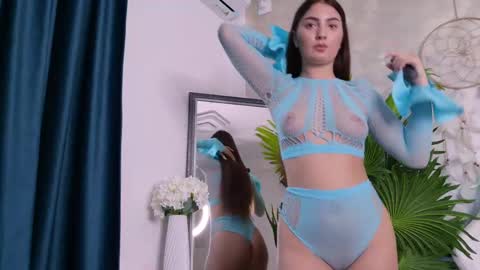  AzzaLee  online show from June 7, 5:33 am