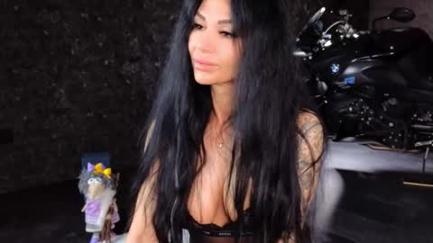 Julia online show from September 8, 6:51 pm