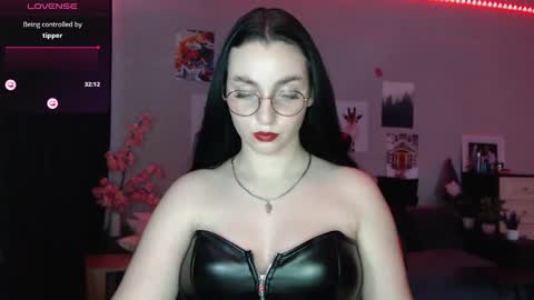 Snapshot of _badkarma_ chatting on March 12, 7:02 am Tiffany online show from March 12, 7:02 am