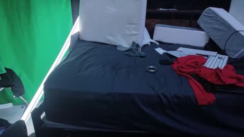 Snapshot of _bearyhairy_ chatting on February 25, 3:49 am Chupa Bear online show from February 25, 3:49 am