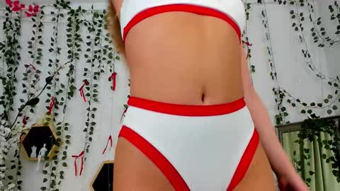 Snapshot of _bellaclark chatting on March 14, 8:47 pm Bella online show from March 14, 8:47 pm
