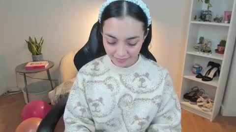 Snapshot of _bellaevans_ chatting on March 20, 7:02 am Bella Evans online show from March 20, 7:02 am