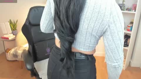 Snapshot of _bellaevans_ chatting on March 27, 5:57 am Bella Evans online show from March 27, 5:57 am