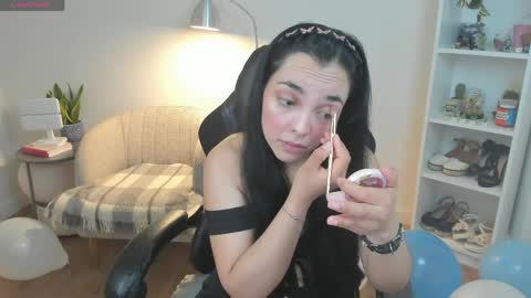 Bella Evans online show from April 9, 6:19 am