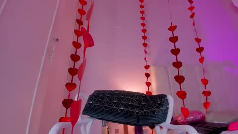 Snapshot of _bianca_18 chatting on February 14, 2:44 pm Hi guys i am Bianca online show from February 14, 2:44 pm