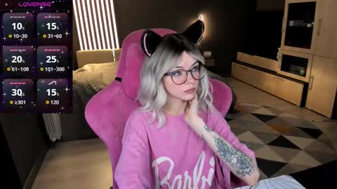 Snapshot of _black_fox__ chatting on March 2, 12:02 am Olivia Subscribe to my Fansly - online show from March 2, 12:02 am