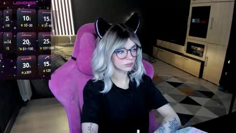 Snapshot of _black_fox__ chatting on March 17, 10:57 pm Olivia Subscribe to my Fansly - online show from March 17, 10:57 pm