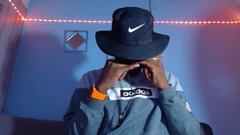 Snapshot of _black_stallion chatting on February 26, 3:27 am Andrew online show from February 26, 3:27 am