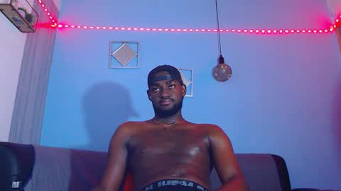 Snapshot of _black_stallion chatting on February 28, 4:35 am Andrew online show from February 28, 4:35 am