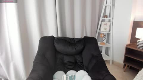 Snapshot of _bleuelune chatting on March 6, 11:56 pm Mary online show from March 6, 11:56 pm