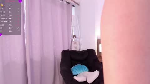 Snapshot of _bleuelune chatting on March 19, 2:10 pm Mary online show from March 19, 2:10 pm