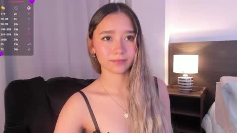 Snapshot of _bleuelune chatting on March 28, 2:11 am Mary online show from March 28, 2:11 am