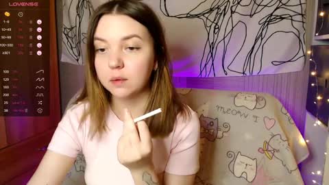 Elizabeth online show from May 13, 9:33 pm