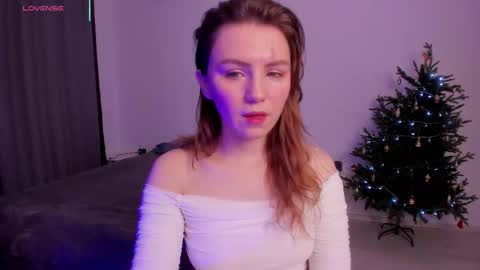 Snapshot of _bramble_ chatting on December 4, 9:51 am Bramble online show from December 4, 9:51 am