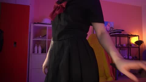 Snapshot of _bramble_ chatting on December 14, 1:05 pm Bramble online show from December 14, 1:05 pm