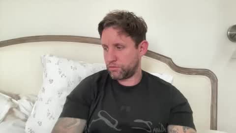 Snapshot of _british_hung_ chatting on June 11, 11:08 am UK BigThick Cock online show from June 11, 11:08 am