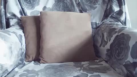 Snapshot of _bunny_b chatting on March 29, 4:34 am I will be back soon online show from March 29, 4:34 am