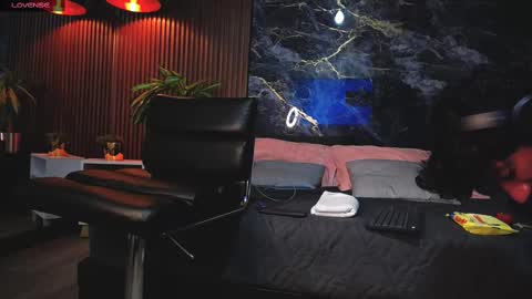 Snapshot of _bunny_boy_ chatting on February 23, 3:02 am _bunny_boy_ online show from February 23, 3:02 am