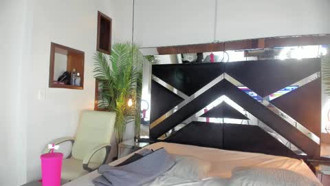 Candy online show from October 20, 5:57 pm