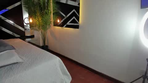 Candy online show from November 5, 6:08 pm