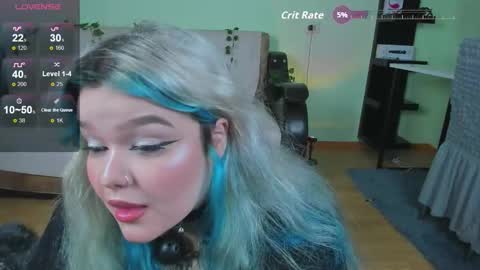 _candym1lky_ online show from October 7, 7:05 am