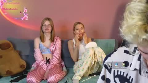 Snapshot of _capybara0_0 chatting on December 14, 12:10 pm _capybara0_0 online show from December 14, 12:10 pm