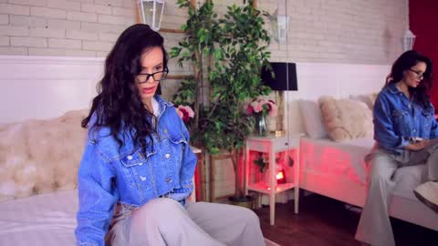 Snapshot of _carlawhite_ chatting on April 7, 3:18 am _carlawhite_ online show from April 7, 3:18 am