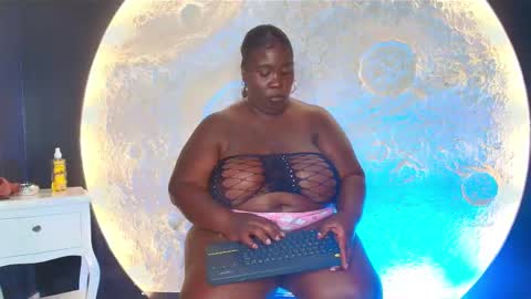 Caro. online show from October 10, 7:35 pm