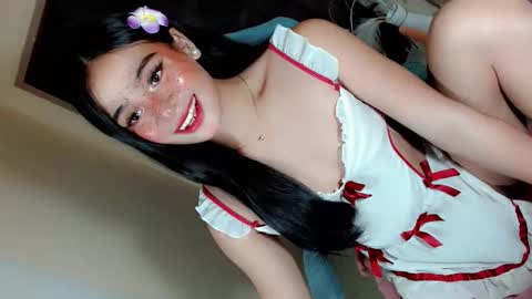 Snapshot of _caroline18_ chatting on May 31, 4:03 pm Kate flores online show from May 31, 4:03 pm