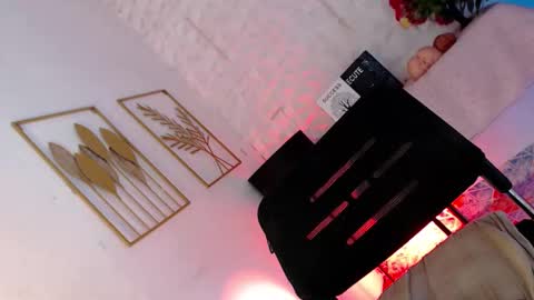 Snapshot of _caroline69 chatting on February 20, 7:21 am Caroline online show from February 20, 7:21 am