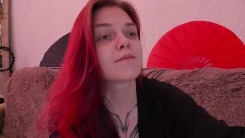 Snapshot of _caroline_coy chatting on June 27, 10:31 am Caroline online show from June 27, 10:31 am