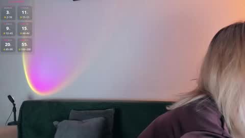 Snapshot of _ccrystaa_ chatting on March 15, 8:09 am Christina Chris online show from March 15, 8:09 am