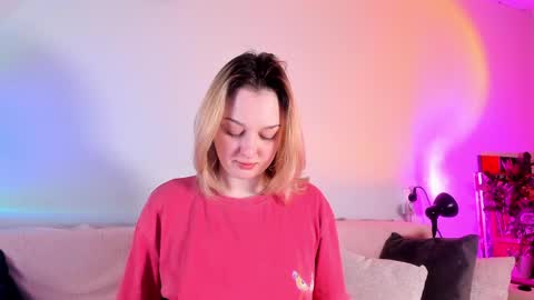 Snapshot of _ccrystaa_ chatting on April 19, 7:51 am Christina Chris online show from April 19, 7:51 am