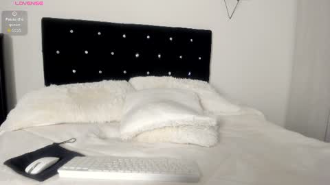 Bella  online show from June 16, 10:12 pm