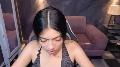 _charlottee_b online show from June 4, 8:04 pm