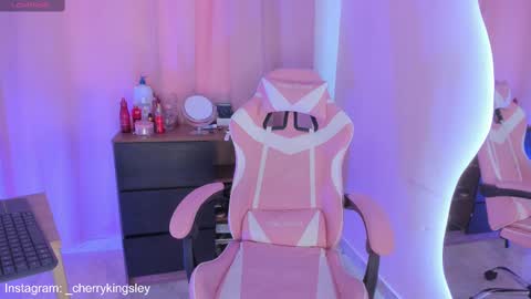 Cherrykingsley online show from February 25, 3:49 pm