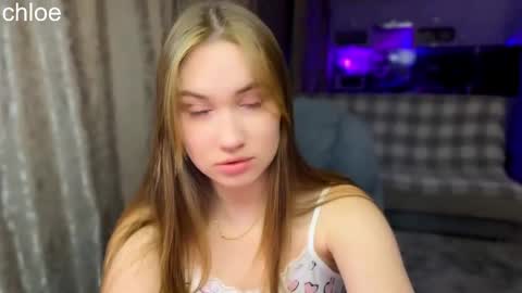 _chloe_miller_ online show from October 14, 6:20 pm