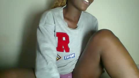 Snapshot of _clara01 chatting on February 22, 1:35 pm clara online show from February 22, 1:35 pm