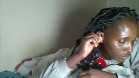 Snapshot of _clara01 chatting on March 6, 10:41 am clara online show from March 6, 10:41 am