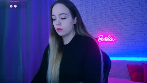 Snapshot of _crazybee_ chatting on March 5, 6:20 am Nica online show from March 5, 6:20 am