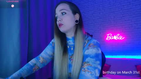 Snapshot of _crazybee_ chatting on March 26, 11:16 am Nica online show from March 26, 11:16 am