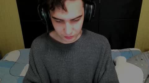 _crise_next_door_ online show from February 11, 4:12 pm