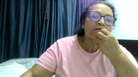 Snapshot of _cristal15 chatting on November 12, 9:47 pm _cristal15 online show from November 12, 9:47 pm