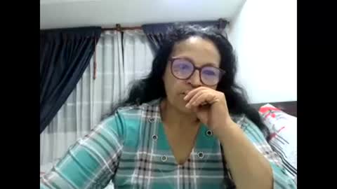 Snapshot of _cristal15 chatting on November 17, 8:42 am _cristal15 online show from November 17, 8:42 am