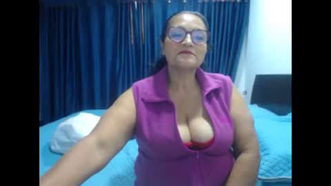 Snapshot of _cristal15 chatting on December 14, 10:47 pm _cristal15 online show from December 14, 10:47 pm