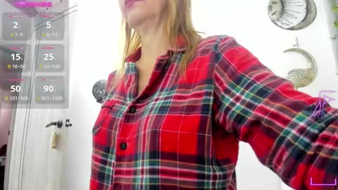 Snapshot of _cristal_ayala chatting on December 8, 3:24 pm cristal ayala online show from December 8, 3:24 pm