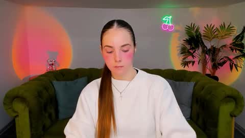 Snapshot of _cuddle_bug_ chatting on October 21, 3:46 pm Erika online show from October 21, 3:46 pm