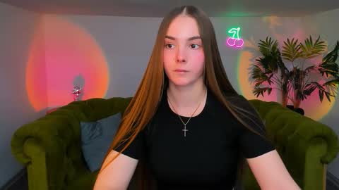 Snapshot of _cuddle_bug_ chatting on October 23, 1:21 pm Erika online show from October 23, 1:21 pm