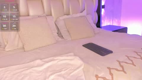     online show from October 16, 9:05 pm